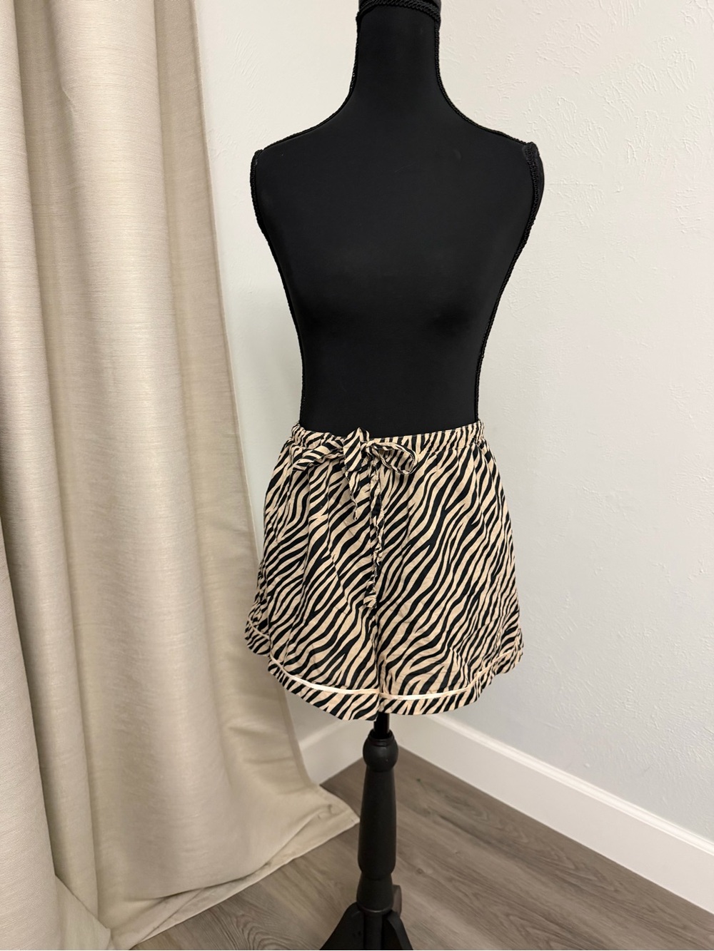 Ann Taylor Beige and Black Zebra-Print Tie-Waist sleepwear shorts